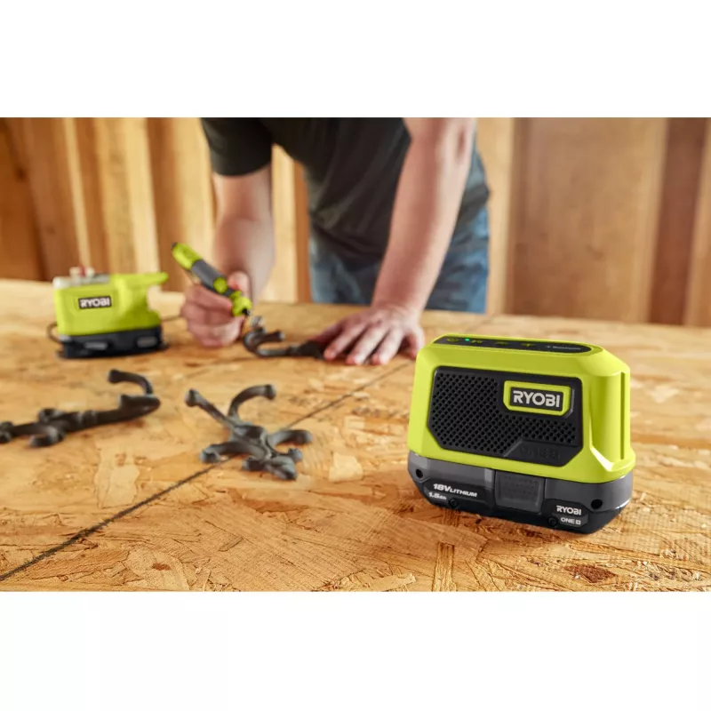 RYOBI ONE+ 18V Bluetooth Mini-Lautsprecher (Grün/Schwarz, nur Gerät)