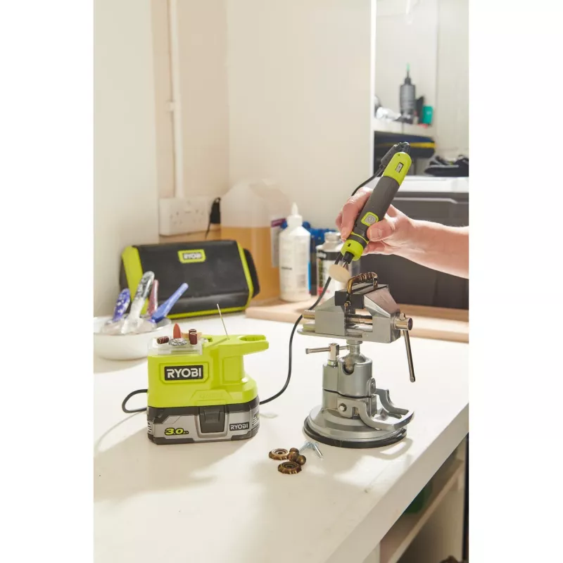 RYOBI ONE+ 18V Akku-Multifunktionswerkzeug RRT18-0 mit 15 Zubehörteilen