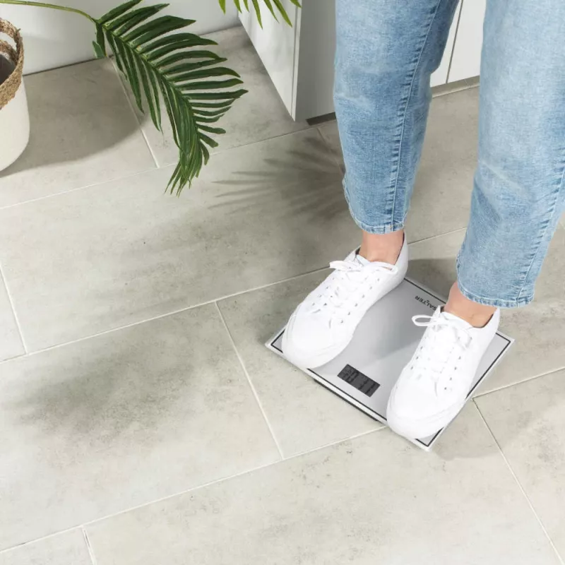 Salter 9207 WHCFEU12 Kompakte elektronische Glas-Badezimmerwaage, Weiß