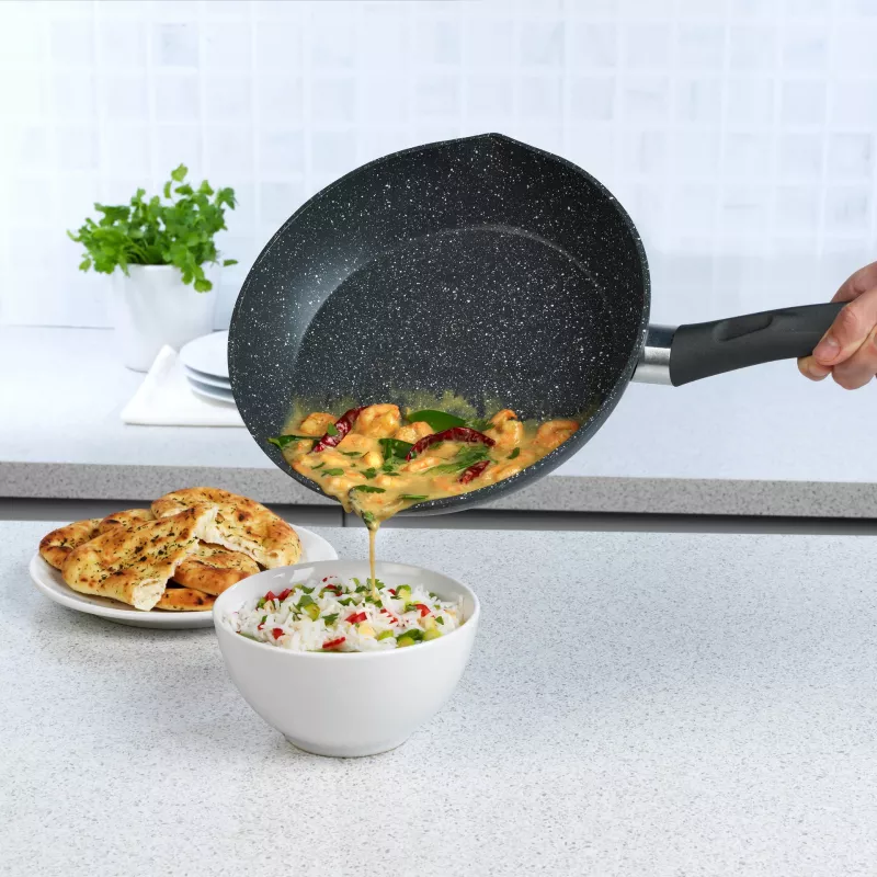Salter BW09071AR Easy Pour 2-teiliges Bratpfannen-Set - 20cm & 24cm, geschmiedetes Aluminium, PFOA-freie Antihaftbeschichtung, induktionsgeeignet, Schwarz/Grau