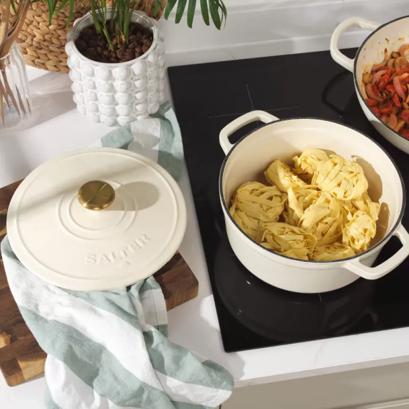 Salter BW13771C Chester 3.4L Gusseisen-Kasserolle 24 cm, Creme