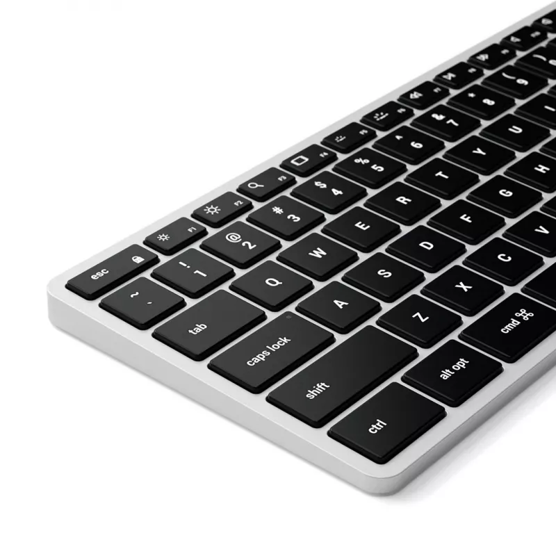 Satechi Slim X3 Bluetooth-Tastatur mit Nummernblock - Silber