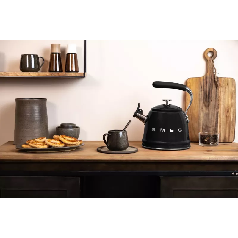 Smeg 50's Style Wasserkocher WKF01BL Schwarz 1,7L 2400W Edelstahl