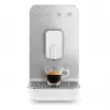 SMEG BCC11WHMEU Vollautomatische Kaffeemaschine mit Dampfdüse, 19 Bar, 1,4 l, Weiß