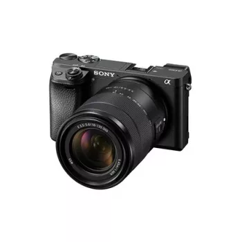 Sony E 18-135mm f/3.5-5.6 OSS Objektiv (SEL18135B.SYX)