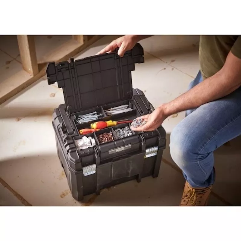 Stanley FATMAX PRO-STACK Werkzeug-Hartschalenkoffer, 22L, IP54, Schwarz mit gelben Akzenten