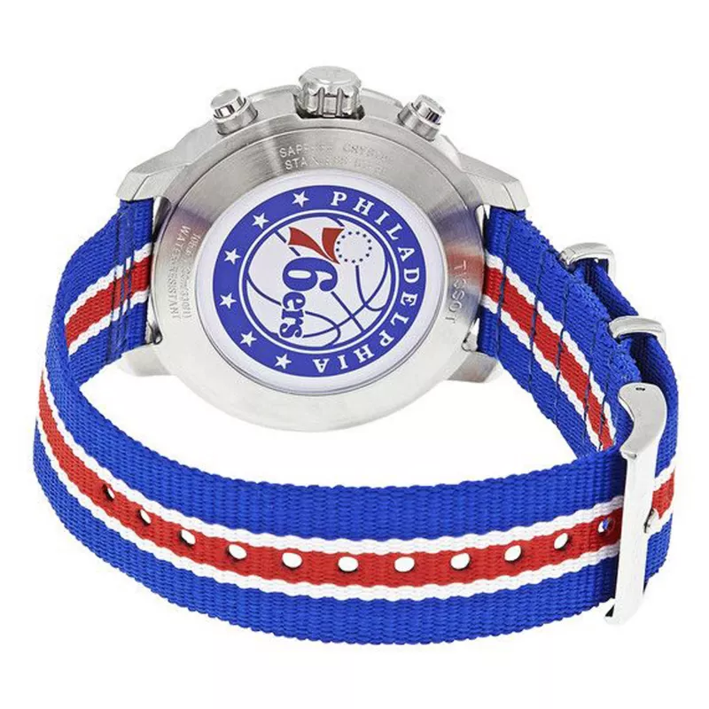 TISSOT T-Sport Quickster Herren-Chronograph Uhr 42mm Silbernes Zifferblatt Blaues und Rotes Nylonband T09541717371