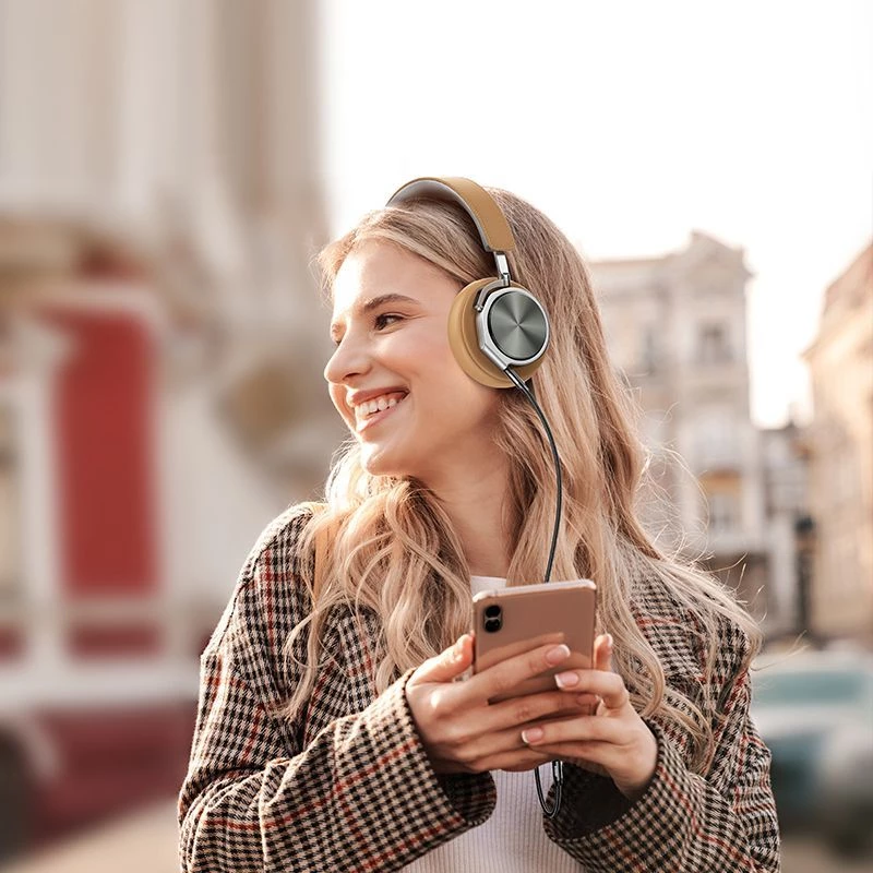 UGREEN AUX Audiokabel 3,5 mm Winkelstecker 2 m Blau (AV112)