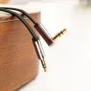 UGREEN AV119 3,5-mm-Flach-Aux-Kabel mit rechtwinkligem Stecker, 2 m - Schwarz/Silber