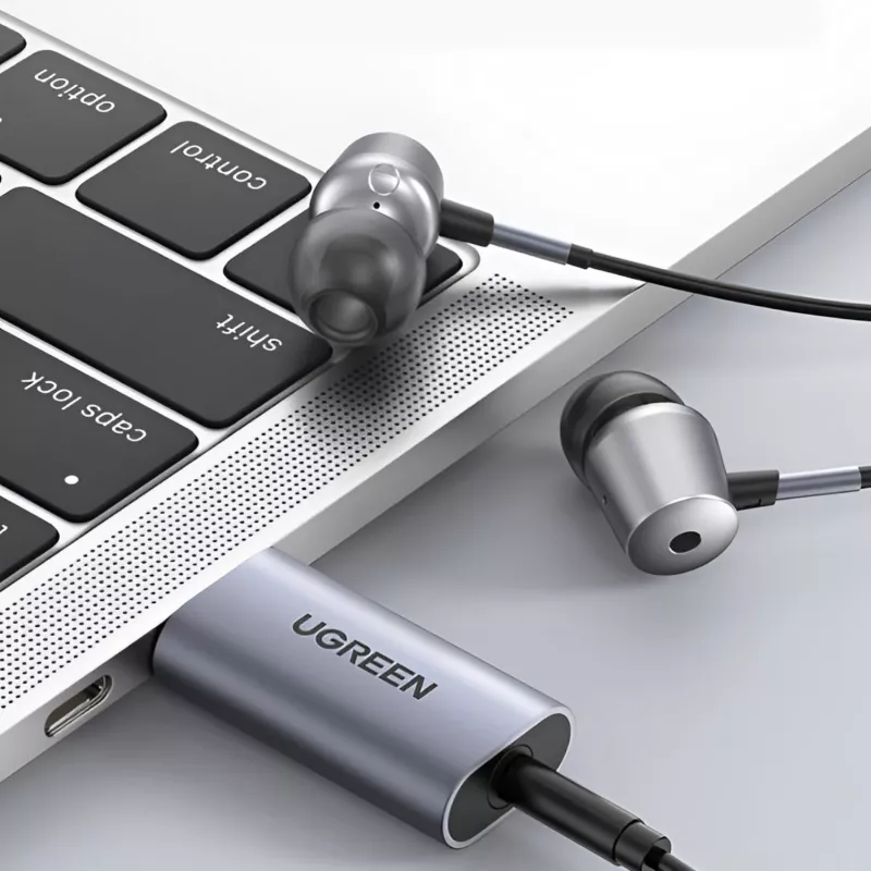 UGREEN CM383-80864 USB-A auf 3,5-mm-Audioanschluss Externer Sound-Adapter - Silber