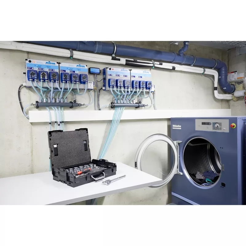 WIHA 44685 Steckschlüssel- und Bit-Set 1/4 Zoll & 1/2 Zoll, 60-teilig mit 2 Ratschen und Schraubendrehergriff, in L-BOXX