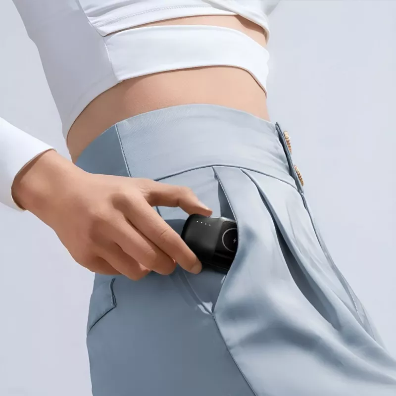 Wozinsky WF16-YLS Mini Power Bank 5000mAh 15W mit integriertem USB-C-Kabel und Apple Watch-Ladegerät - Schwarz